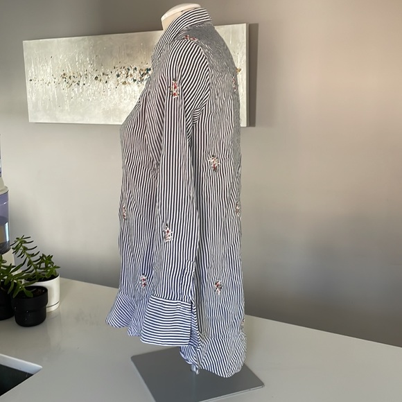M Zara Women Blue/White Striped Long Sleeve Button Shirt w/ Floral Embroidery - Picture 3 of 9
